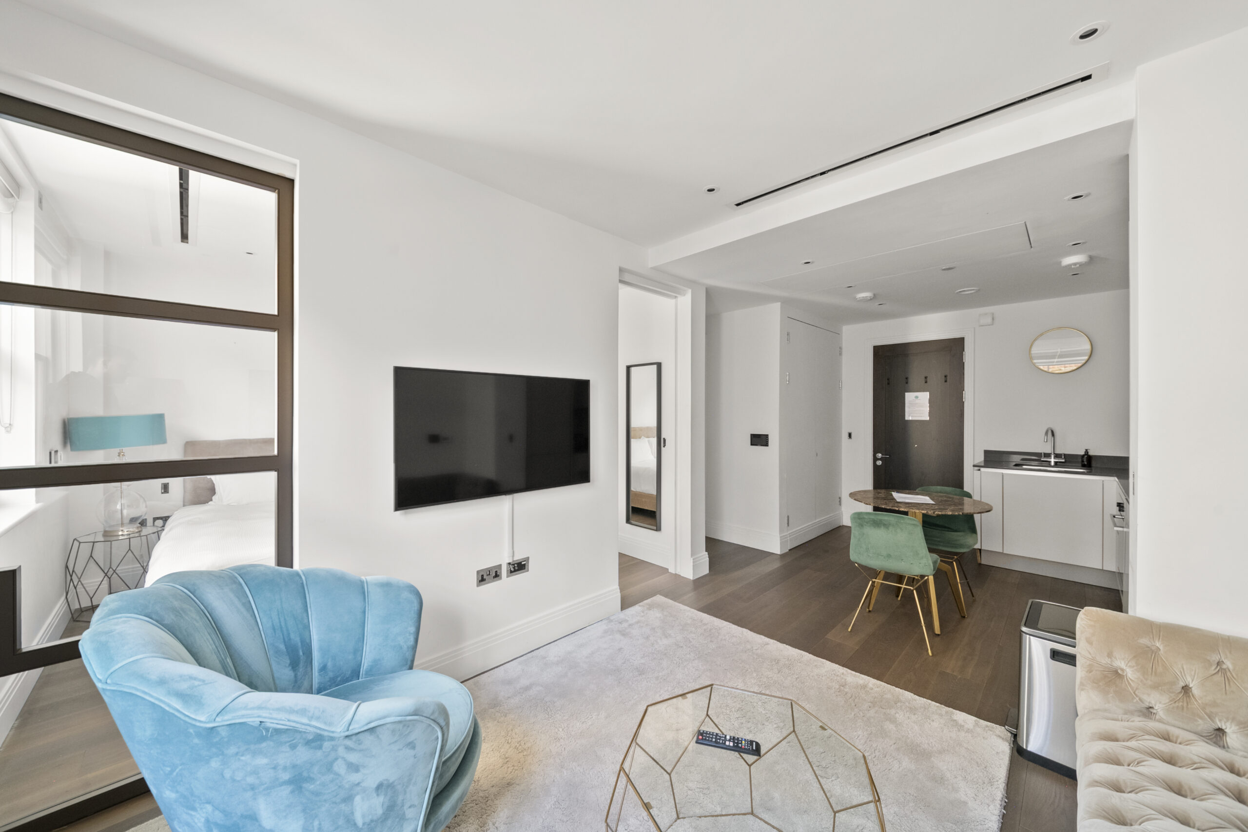 Deluxe Suite3